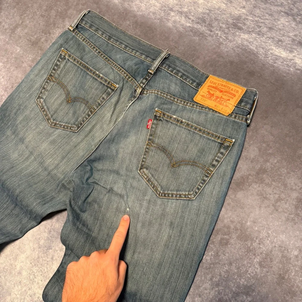 Levis 559 Relaxed Straight Jeans Mens 31x32 Medium Wash Blue Cotton Denim Pants